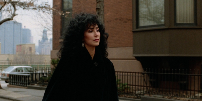 Cher – Moonstruck